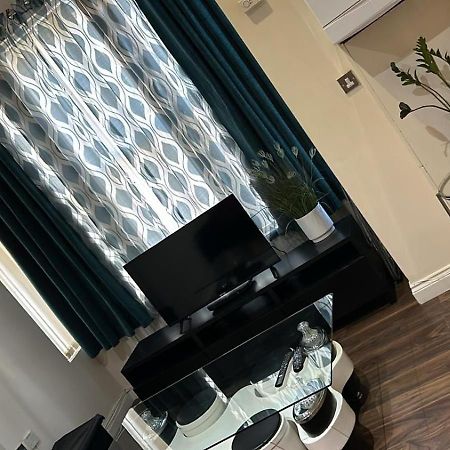 Luxurious 2 Bed Apartment Bedford Exterior foto